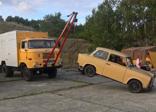 IFA W50 mit Trabant am Kranhaken