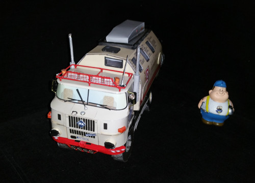 IFA LKW W50 LA/A/C "Expedition" 4x4 gebaut aus Papier in 1:18