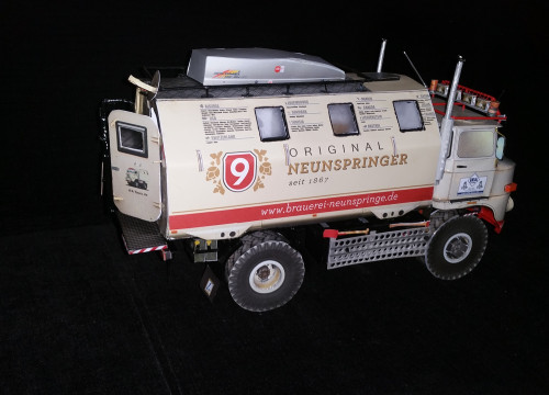 IFA LKW W50 LA/A/C "Expedition" 4x4 gebaut aus Papier in 1:18