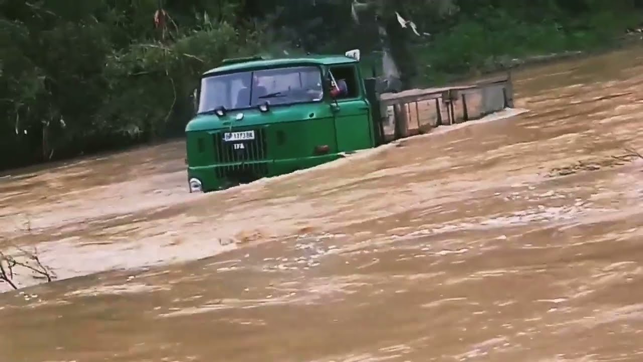 IFA LKW W50 - Wasserdurchfahrt